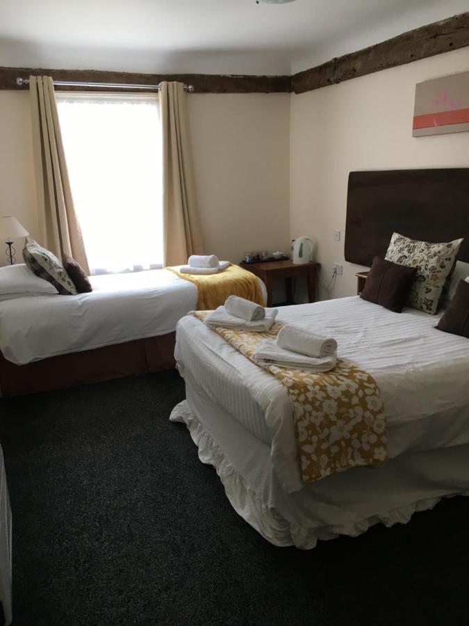 Bed and Breakfast The Chequers Royston  Exterior foto