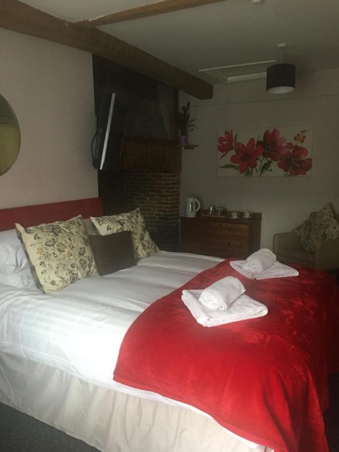 Bed and Breakfast The Chequers Royston  Exterior foto