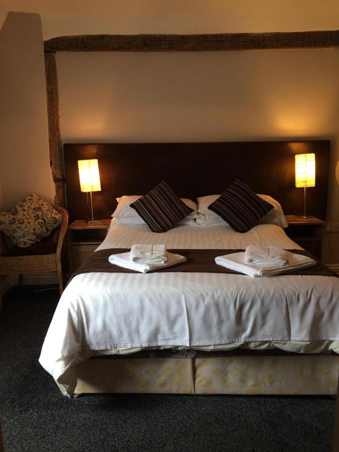 Bed and Breakfast The Chequers Royston  Exterior foto